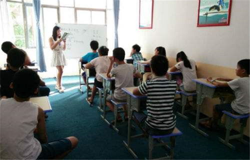 中小學(xué)補(bǔ)習(xí)班加盟費用解析 31.38萬元總投資一覽及投資要點提醒